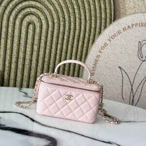 Classic CHANEL Bag: A Stylish and Versatile Choice for Elegance